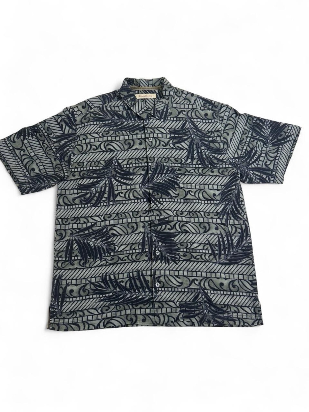 Vintage Y2K Tommy Bahama 100% Silk Hawaiian Shirt L Gray Charcoal Palm Print